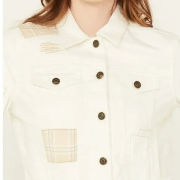 Cleo + Wolf Patched denim Trucker Jacket (L) - Picture 2 of 5